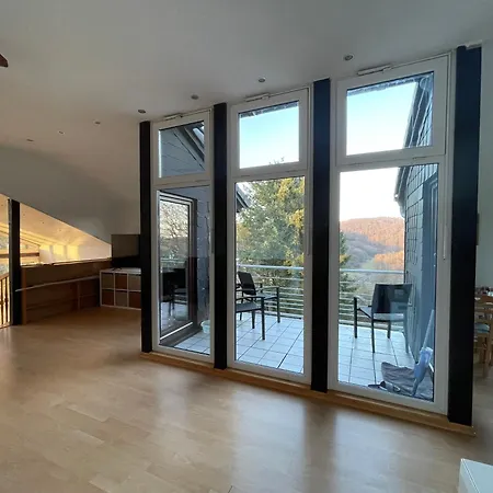 Elegant Retreat With Mountain Panorama And Tranquility Lägenhet Tringenstein